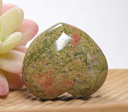 30 mm Natural Crystal Quartz Heart Shaped Palm Stone for Chakra Balancing