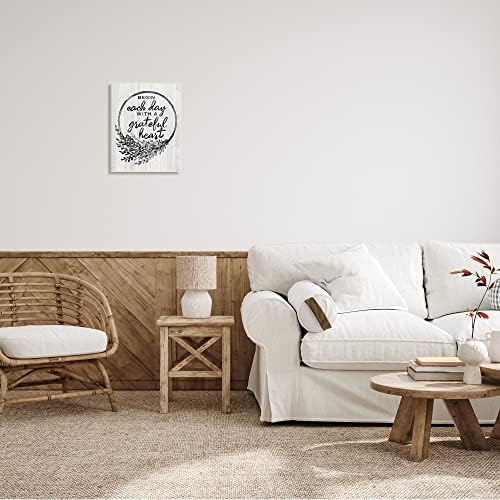 Stupell Industries Grateful Heart Vintage Country Wreath Wall Plaque 13x19 Grey