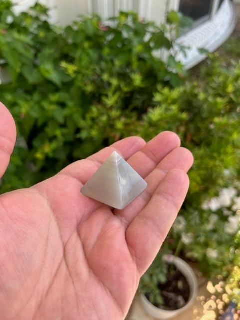 Special0215 Small Grey Agate Pyramid 1