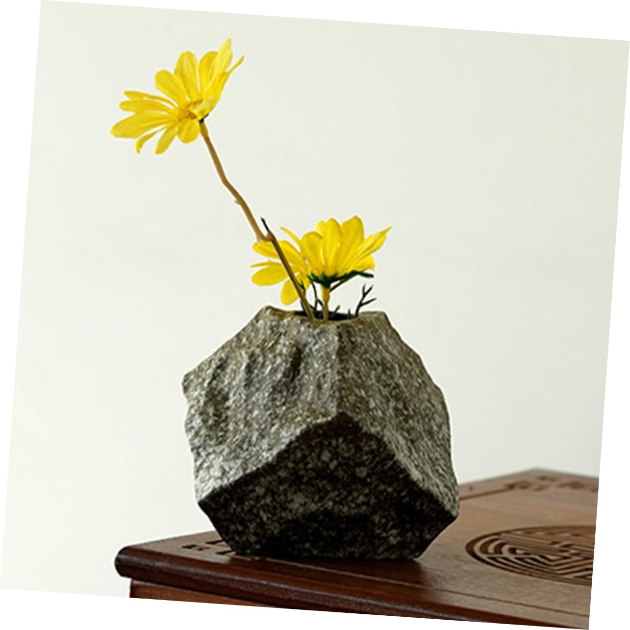 ERINGOGO Artistic Ceramic Vase for Decor Modern Aesthetic Flower Arrangement