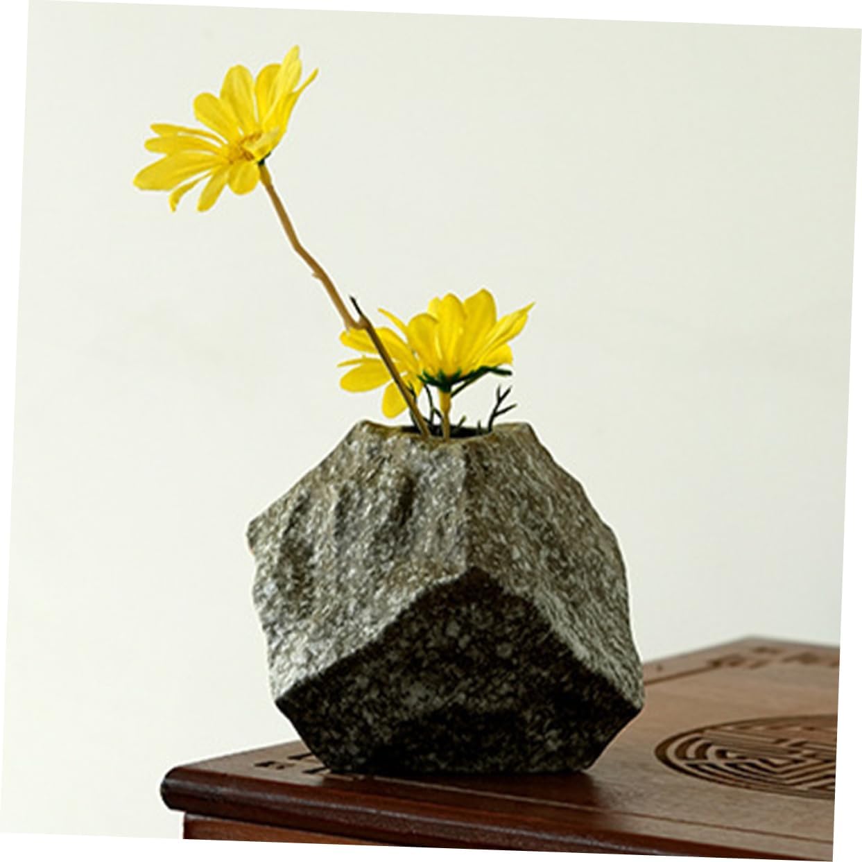 PRETYZOOM Modern Ceramic Flower Vase with Unique Rock Pattern