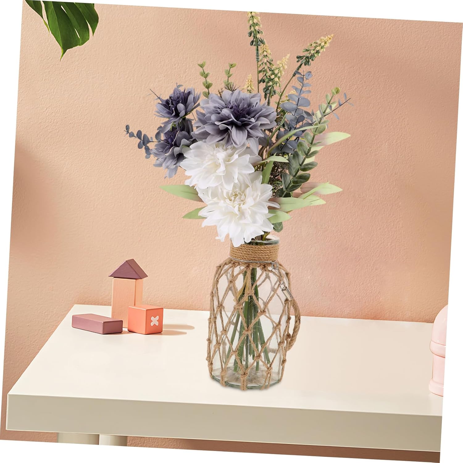 Modern Minimalist Transparent Glass Vase with Dried Flowers