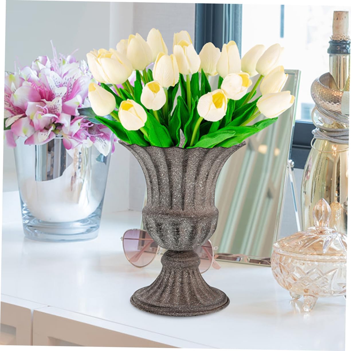 Vintage Style Decorative Metal Flower Vase for Home Table Centerpiece