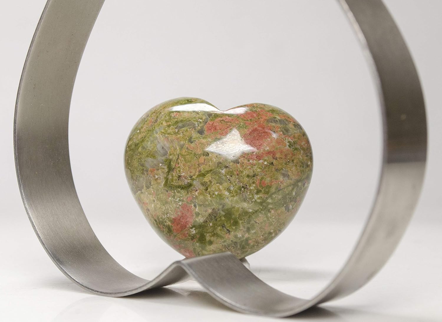 30 mm Natural Crystal Quartz Heart Shaped Palm Stone for Chakra Balancing