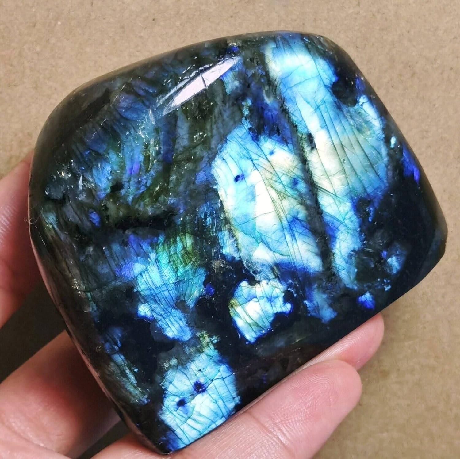 NOVAGEM Blue Flash Labradorite Reiki Stone L1116