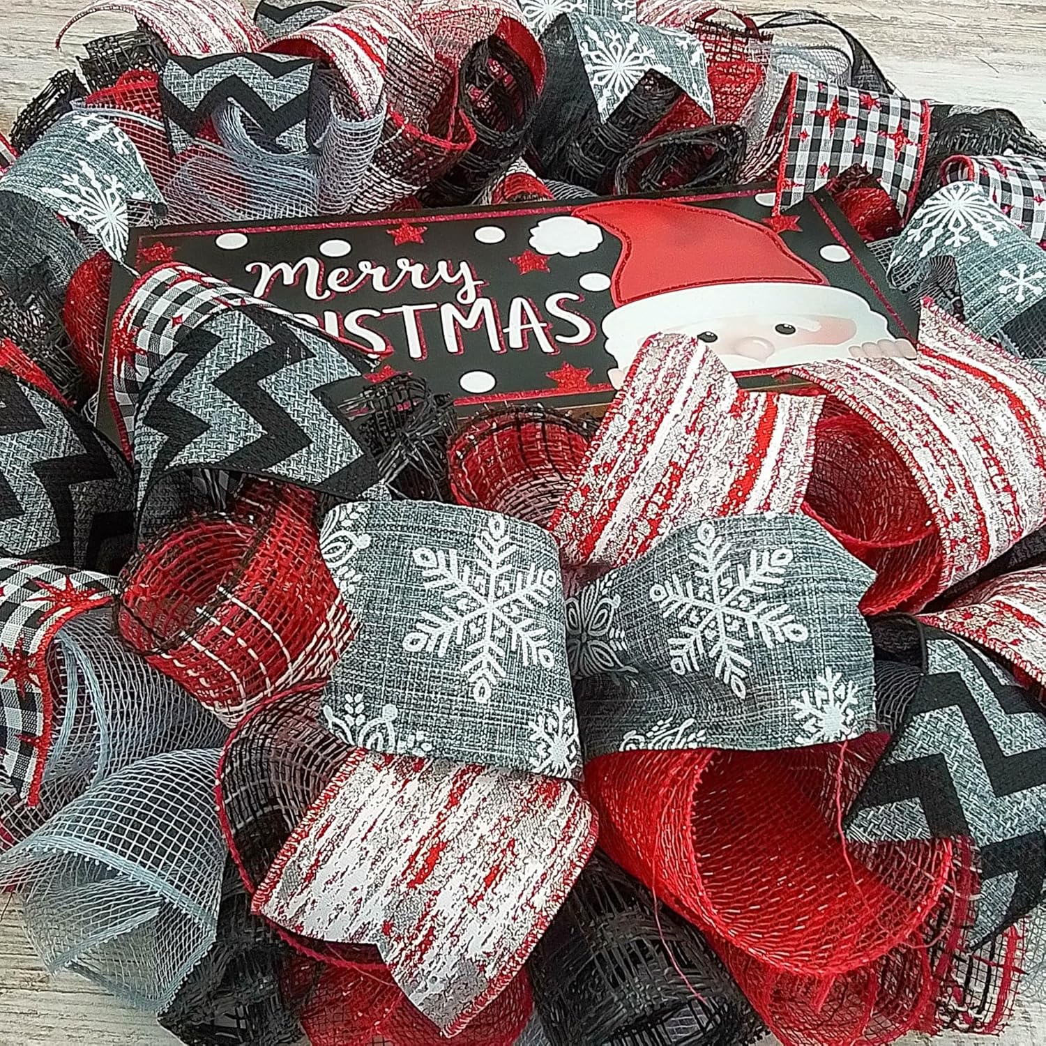 Peeking Santa Wreath with Christmas Mesh Design