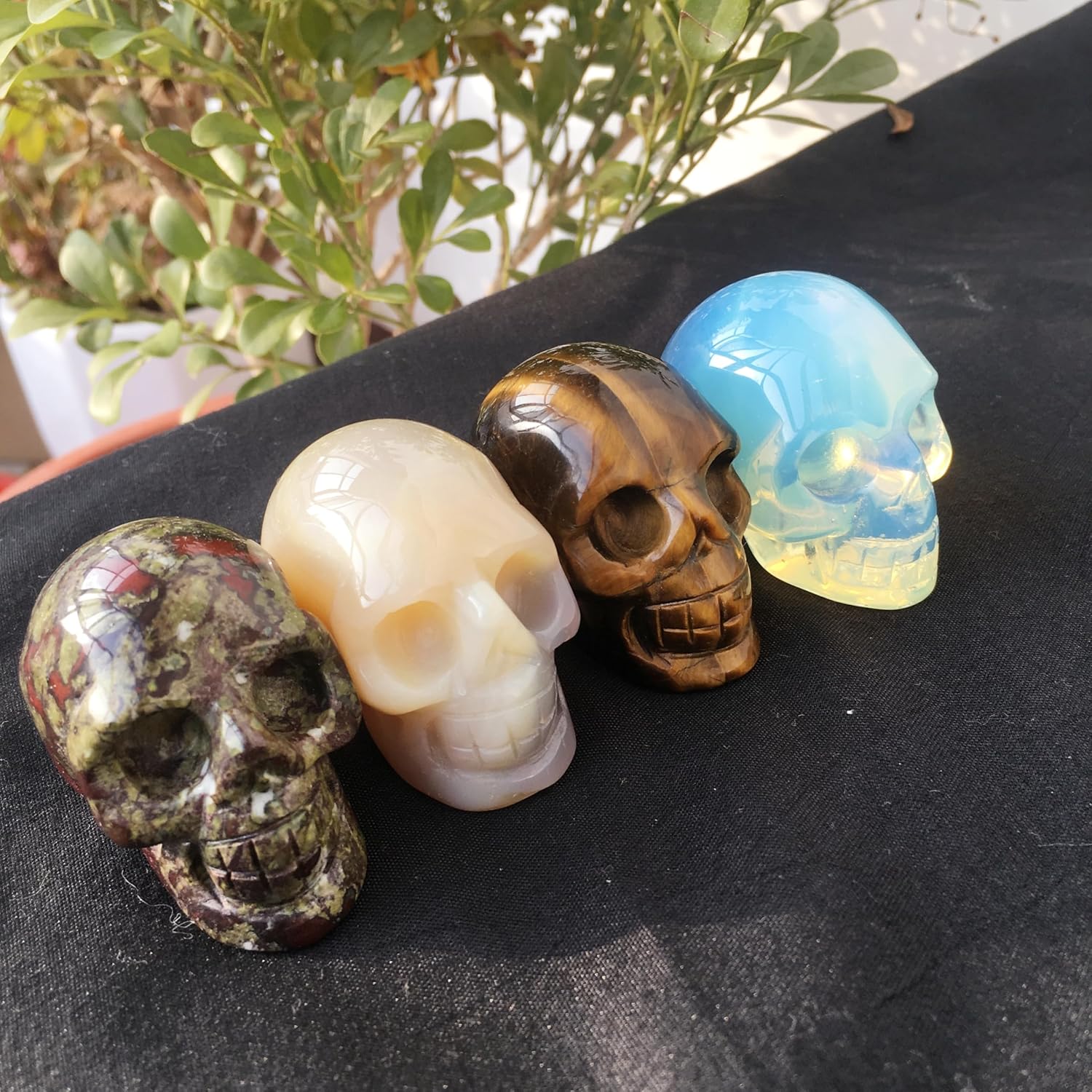 Natural Dragon Blood Quartz Crystals Healing Stones Skulls Carvings 2Inch Love Feng Shui