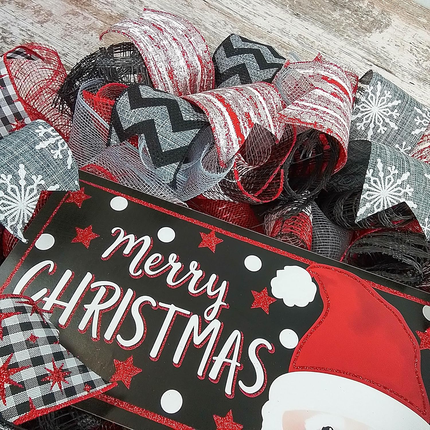 Peeking Santa Wreath with Christmas Mesh Design