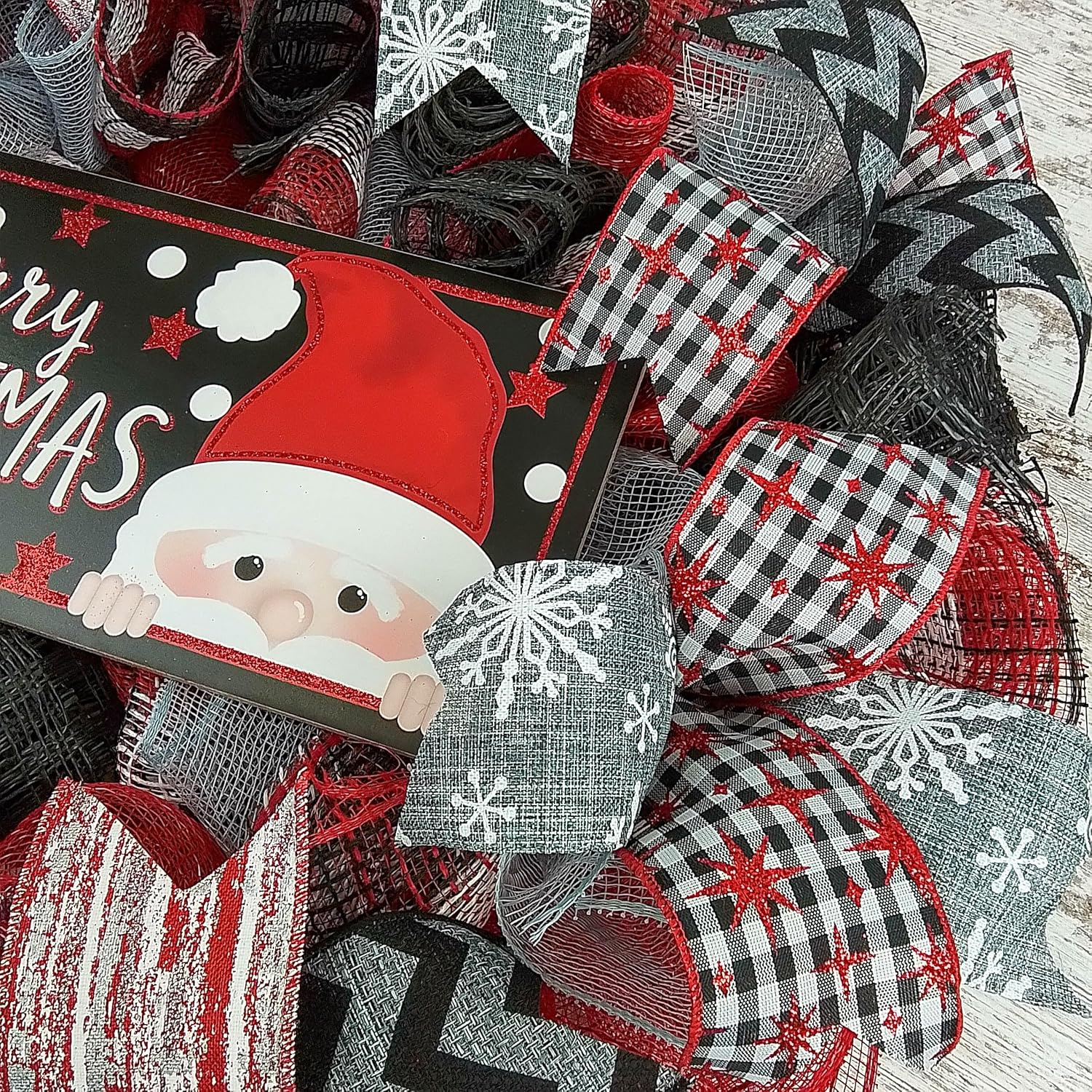Peeking Santa Wreath with Christmas Mesh Design